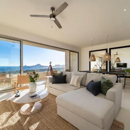 Stunning 2Br Ph With Views And Private Rooftop